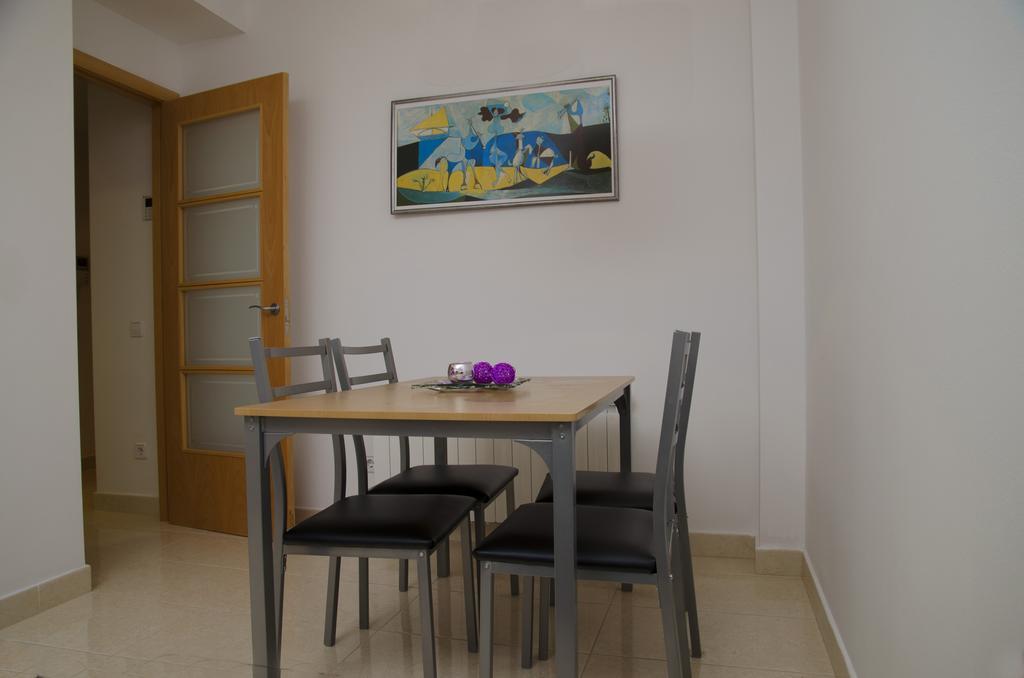 Apartamentos Navas Барселона Екстериор снимка