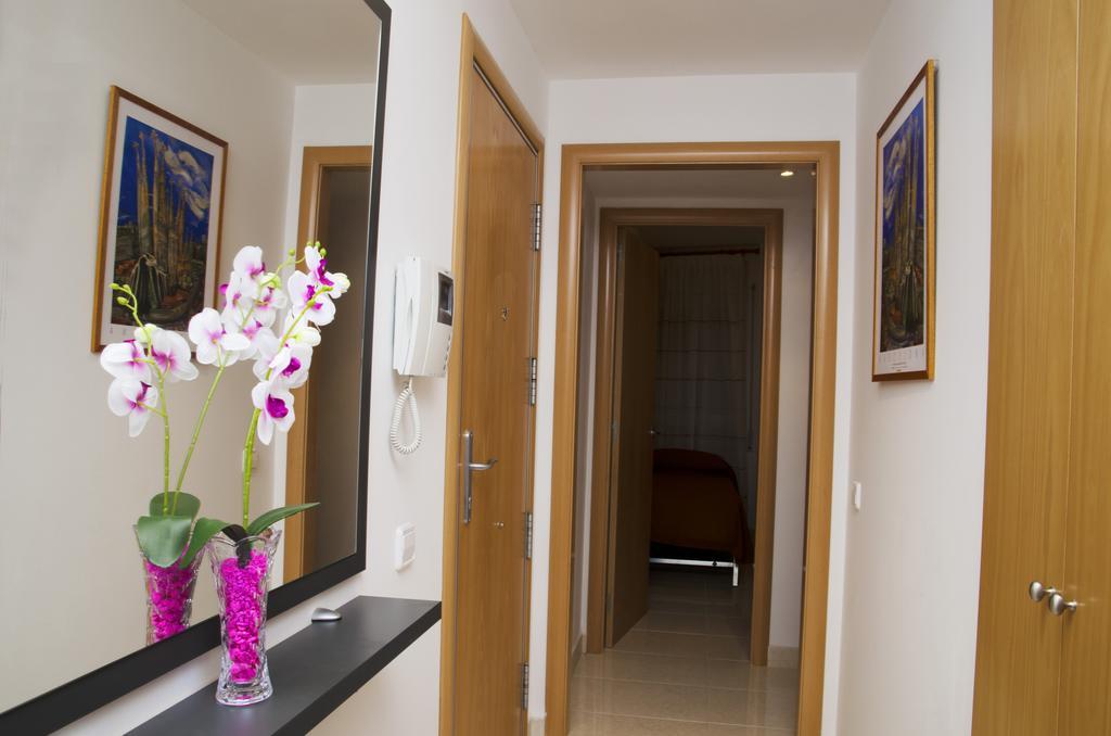 Apartamentos Navas Барселона Екстериор снимка
